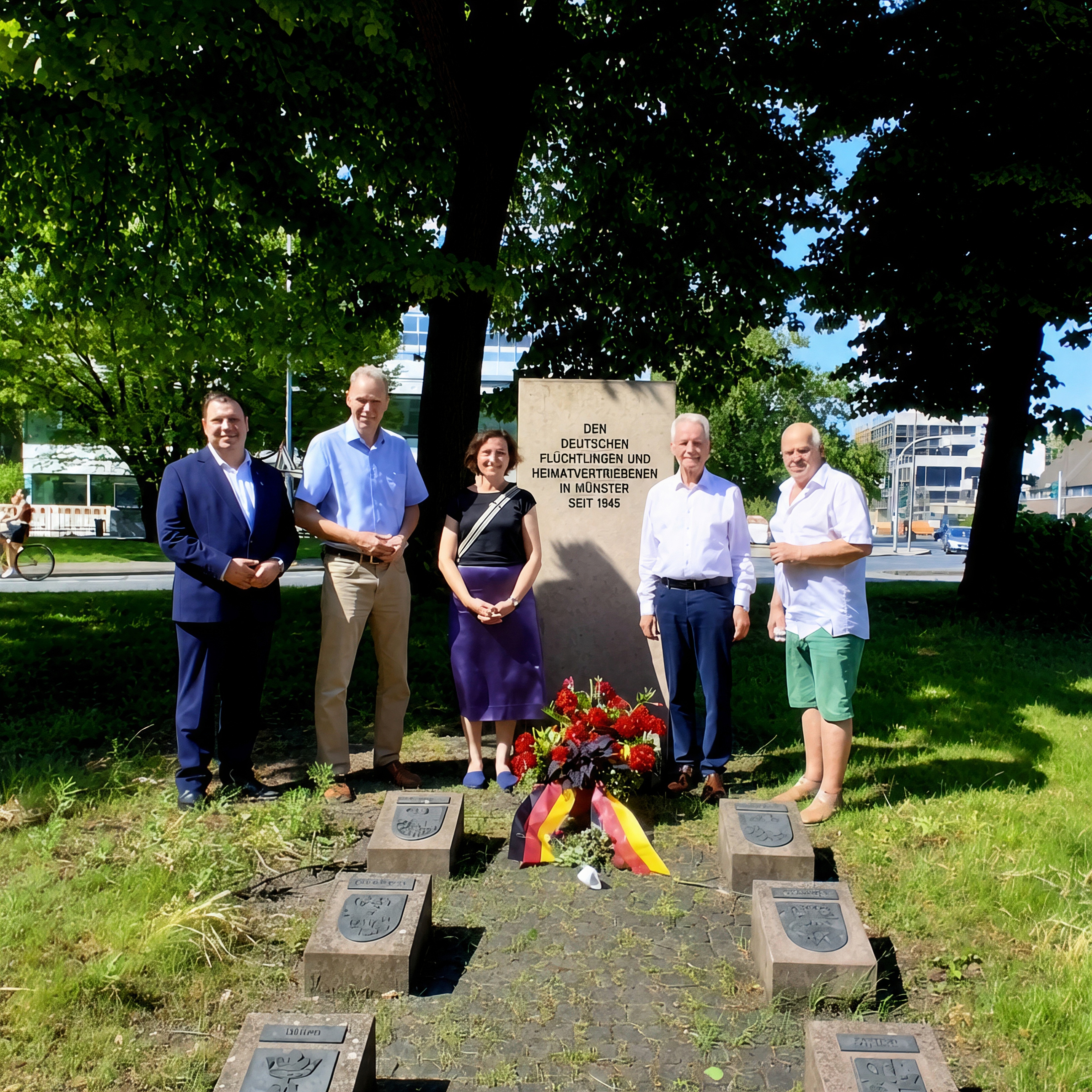 Von links nach rechts: Nicholas Reuting, Stefan Leschniok, Mariya Sharko, werner Jostmeier MdL a.D. und Richard Halberstadt.
	
